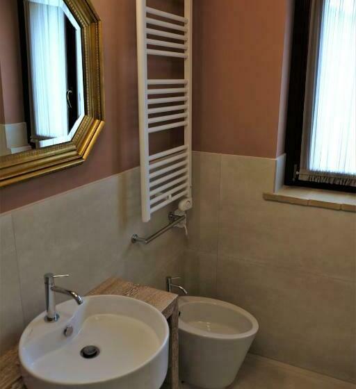 فندق Agriturismo Colle Rosso