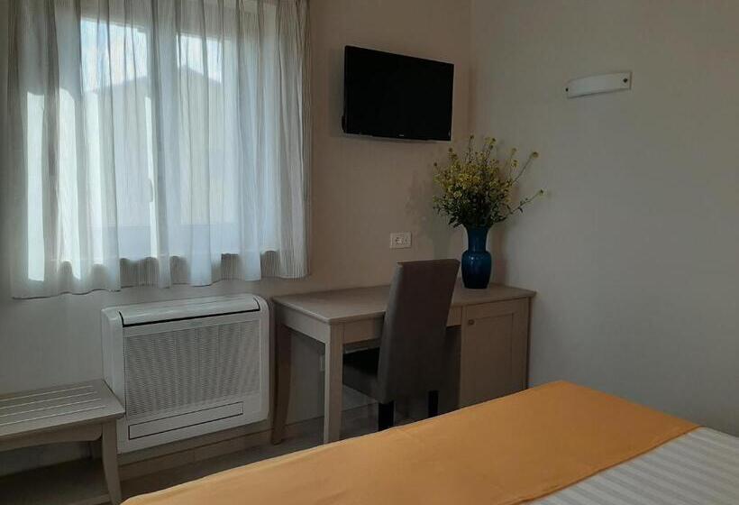 فندق Agriturismo Colle Rosso