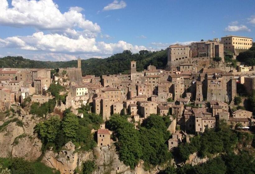 هتل Residenza Pitigliano Gens Petilia   Nuova Gestione
