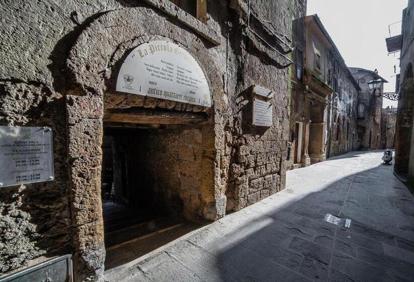 هتل Residenza Pitigliano Gens Petilia   Nuova Gestione