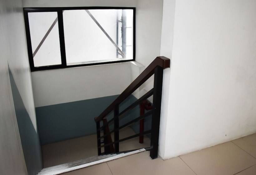 هتل Happy Homes Manila