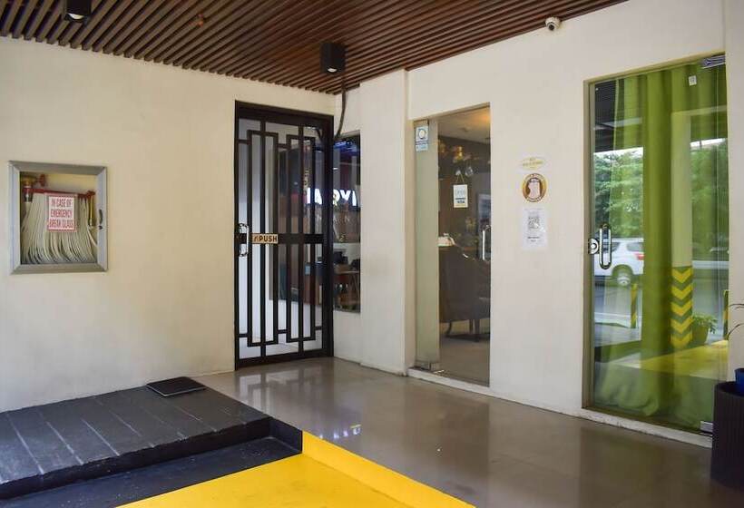 هتل Happy Homes Manila