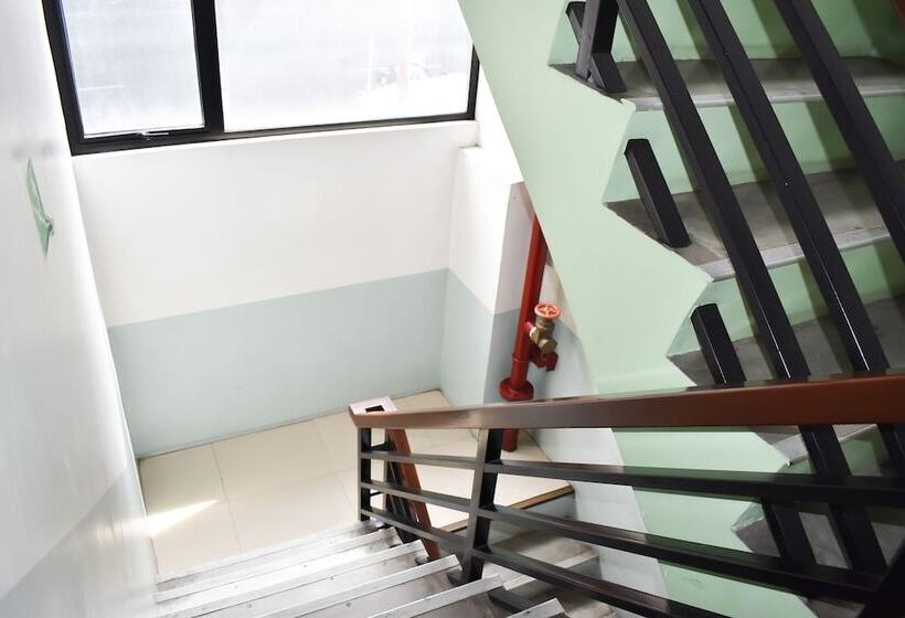 هتل Happy Homes Manila