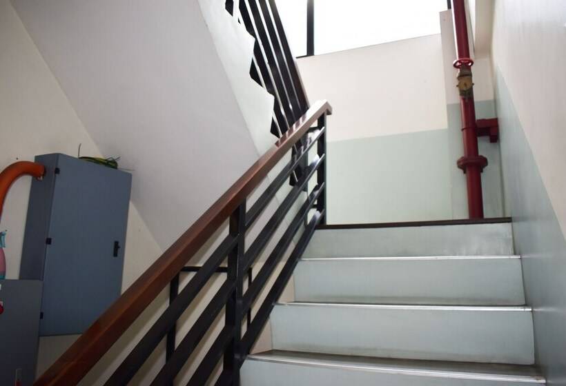 هتل Happy Homes Manila