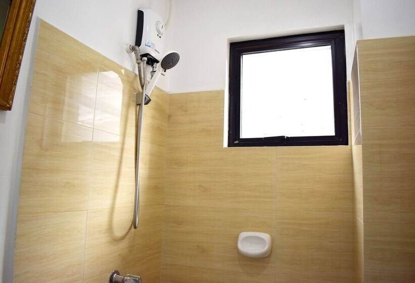 هتل Happy Homes Manila