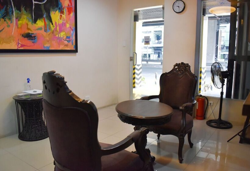 هتل Happy Homes Manila