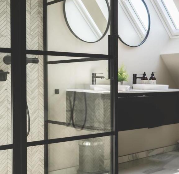 هتل Vertshuset Konow