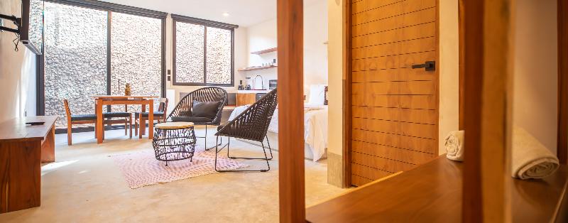 Nuee Hotel & Beach Club