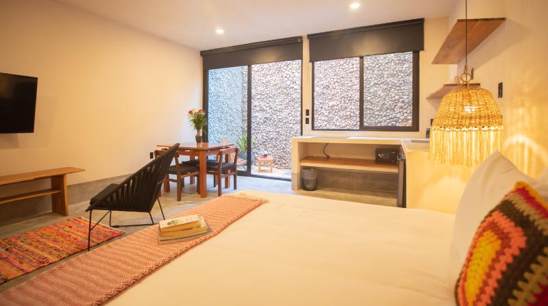 Nuee Hotel & Beach Club