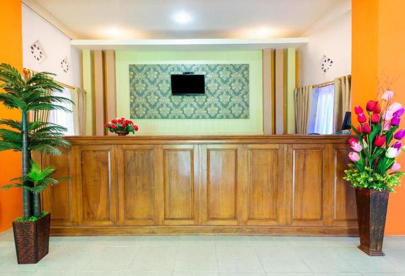 בית מלון כפרי Oyo 3452 Esemka  Residences Syariah