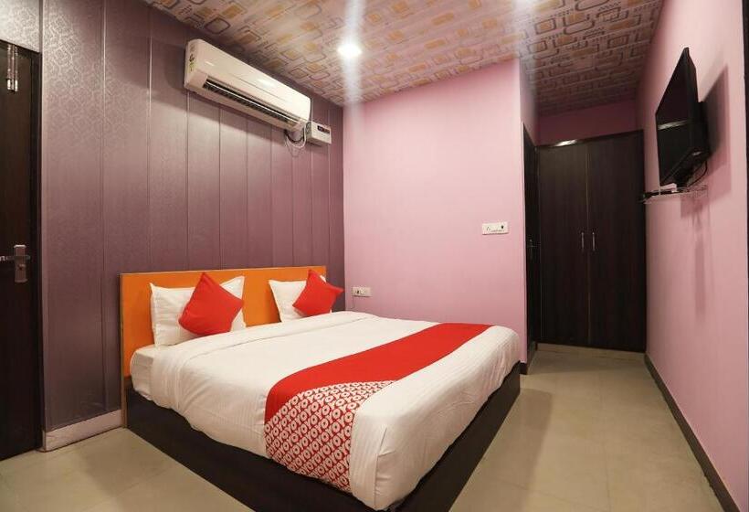 هتل Oyo 42640 Day Night Resort