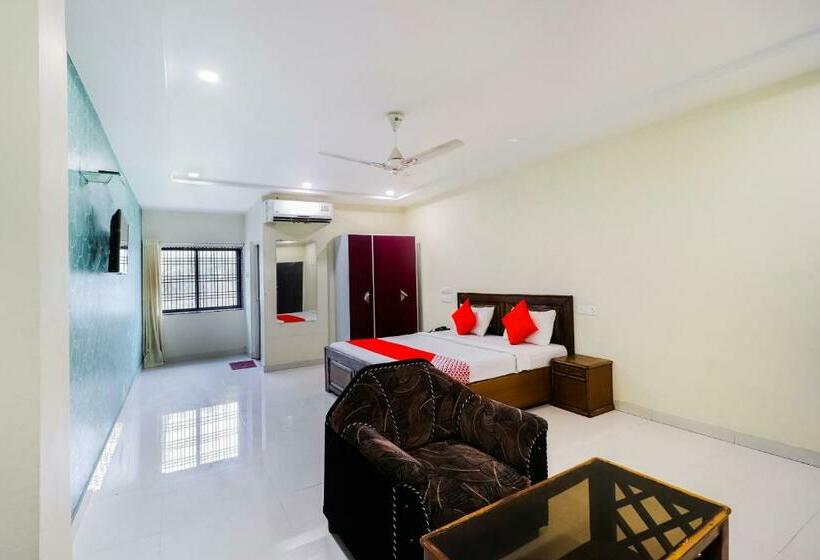 فندق Oyo 45974 M.p. Hall