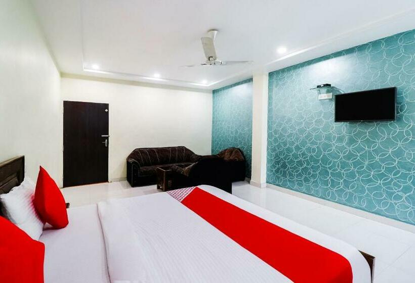 فندق Oyo 45974 M.p. Hall