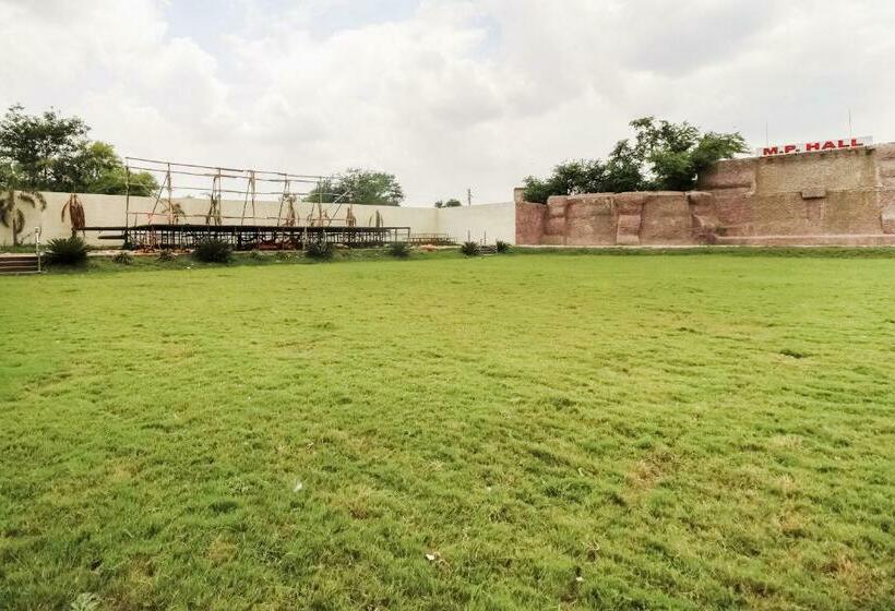 فندق Oyo 45974 M.p. Hall