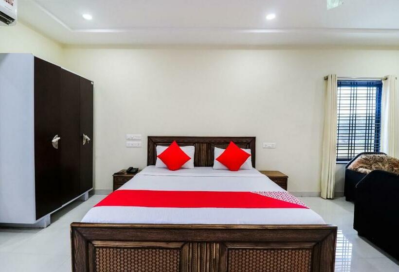 فندق Oyo 45974 M.p. Hall