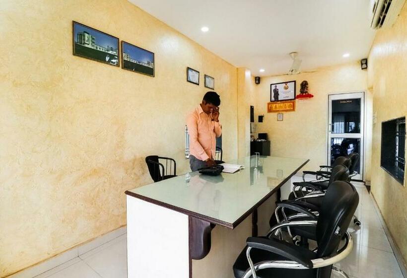 فندق Oyo 45974 M.p. Hall