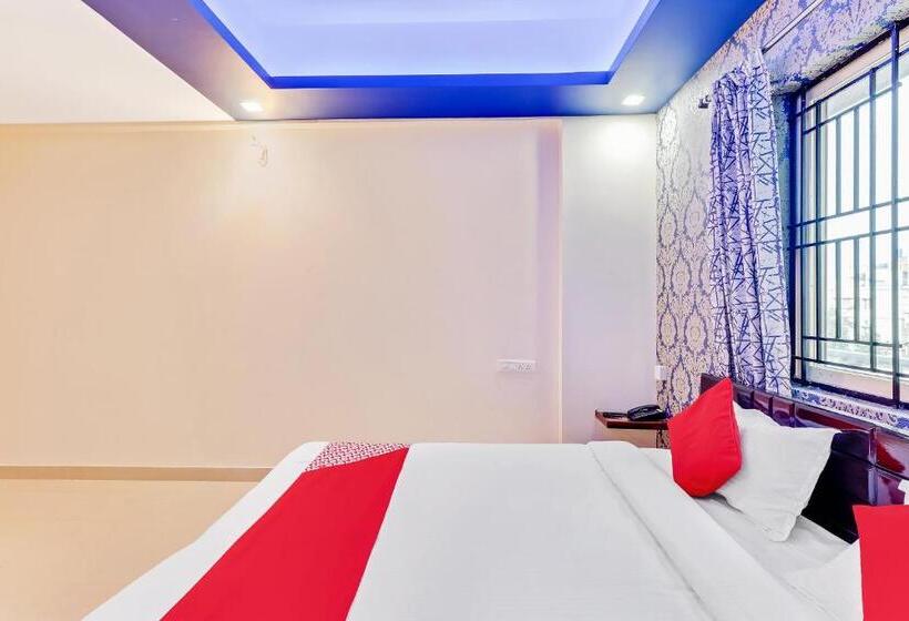 فندق Oyo 49598 Adyah Comforts