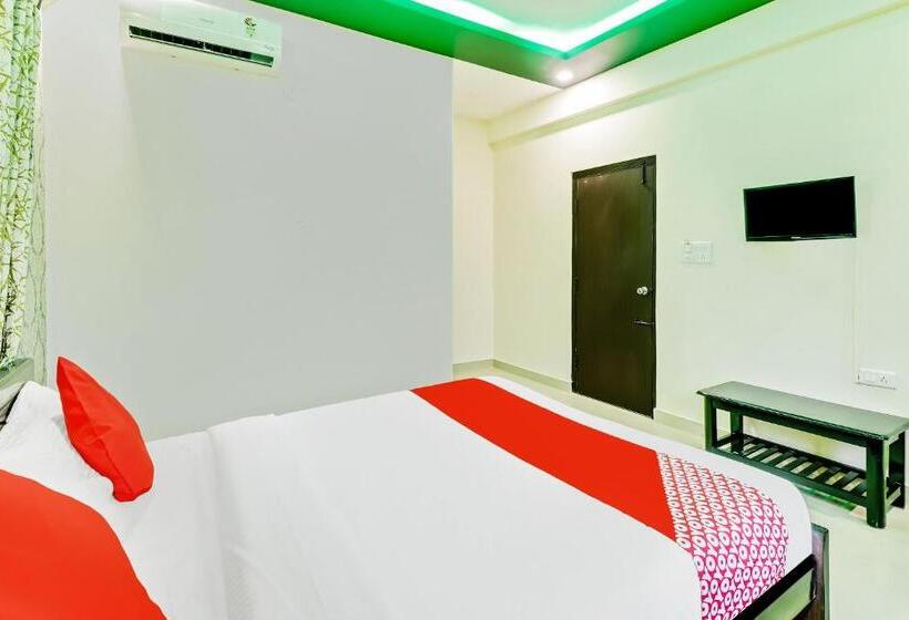 فندق Oyo 49598 Adyah Comforts