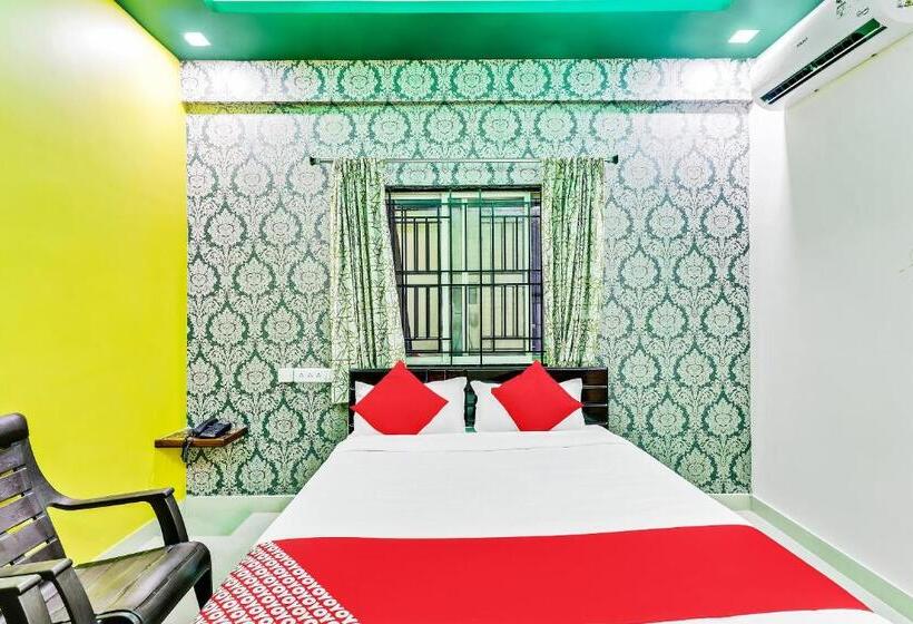 فندق Oyo 49598 Adyah Comforts