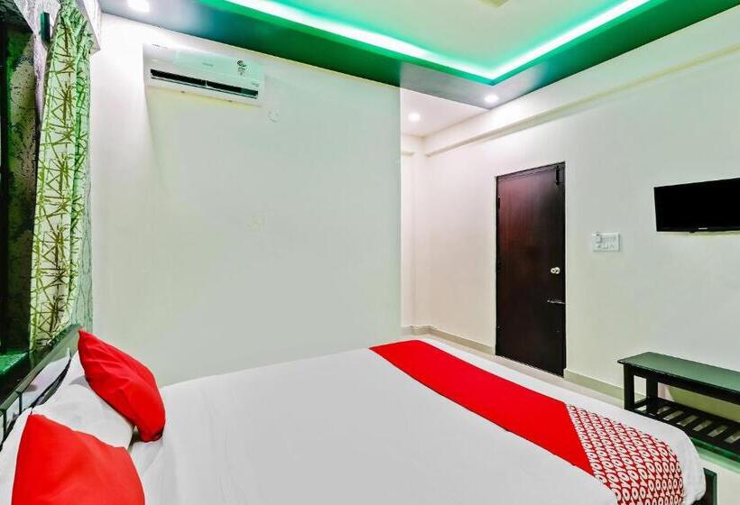 فندق Oyo 49598 Adyah Comforts