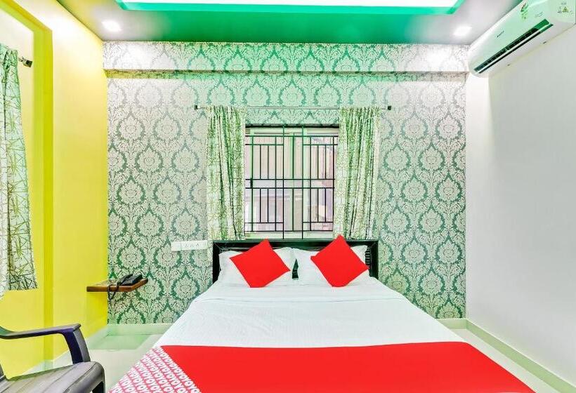 فندق Oyo 49598 Adyah Comforts