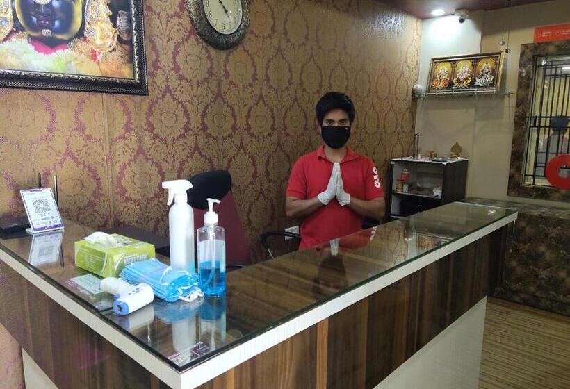 فندق Oyo 49598 Adyah Comforts