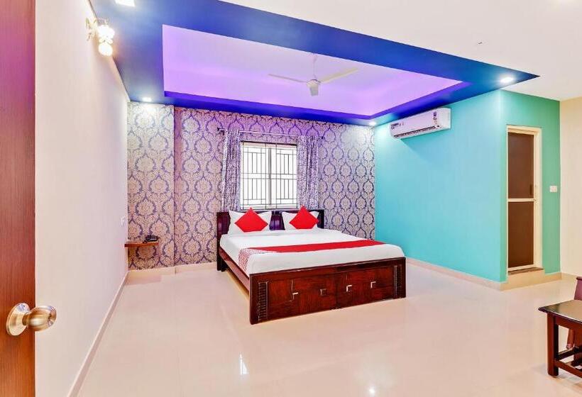 فندق Oyo 49598 Adyah Comforts