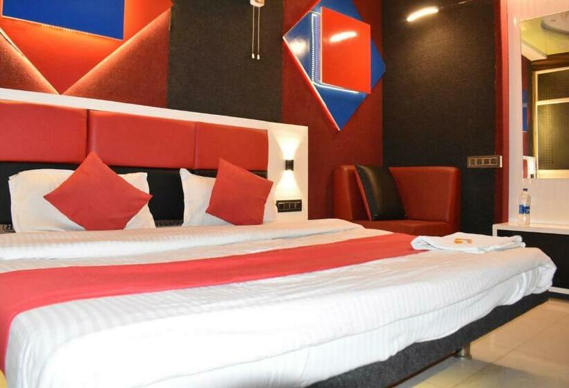 فندق Oyo 60420 Cee Rock