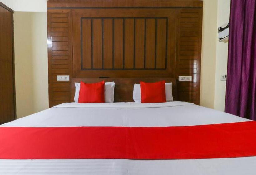 Отель Oyo 61138  Kamal Palace