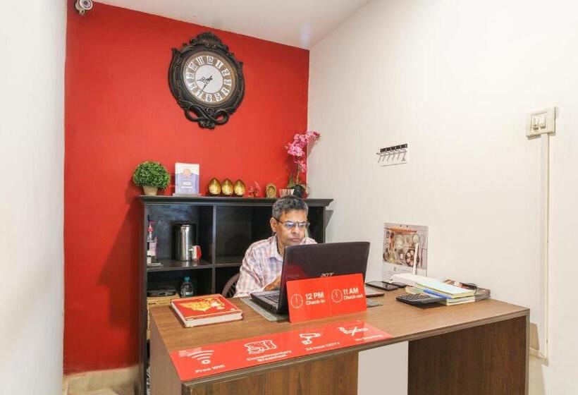 هتل Oyo 70824 Montieth Nest