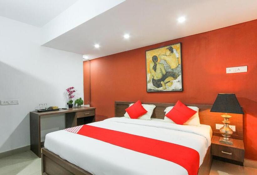 هتل Oyo 70824 Montieth Nest