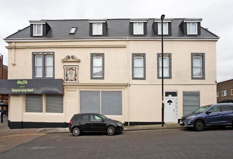 Отель Oyo The Benwell Apartments