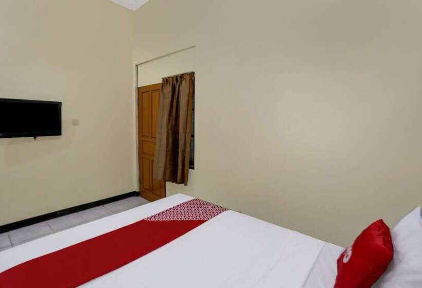 호텔 Reddoorz Near Kelapa Gading