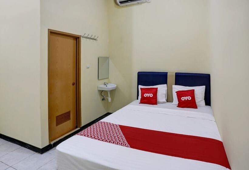 호텔 Reddoorz Near Kelapa Gading