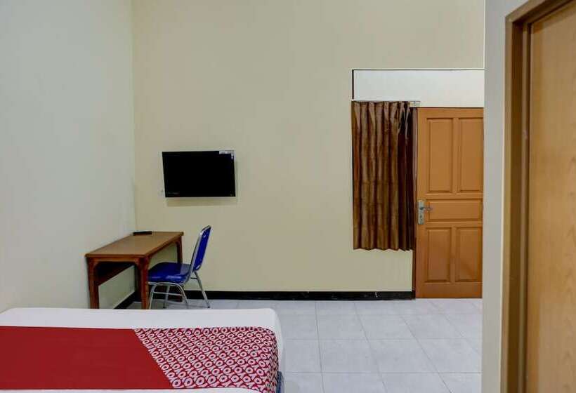 호텔 Reddoorz Near Kelapa Gading