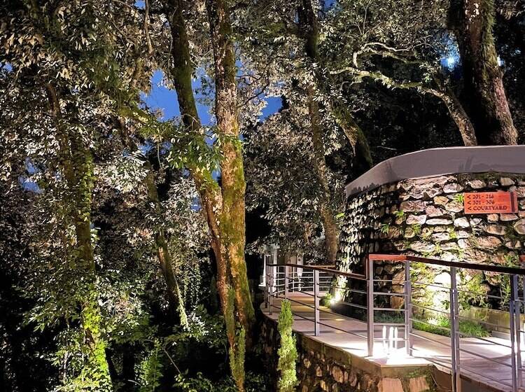 فندق The Rosefinch Sarovar Portico