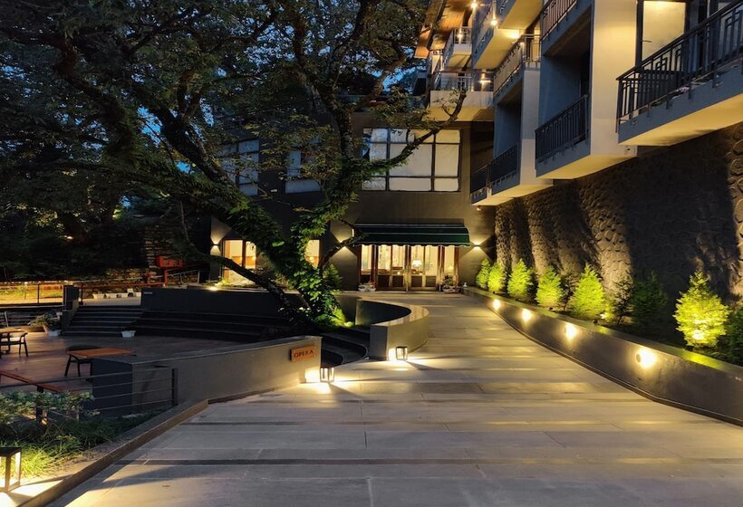 בית מלון כפרי The Rosefinch Sarovar Portico