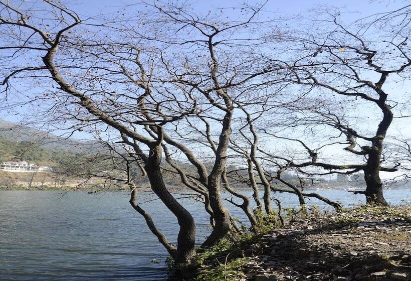 فندق The Rosefinch Sarovar Portico