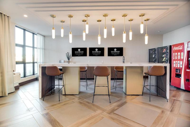 فندق Sandman Signature Saskatoon South