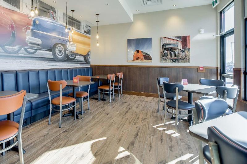 فندق Sandman Signature Saskatoon South