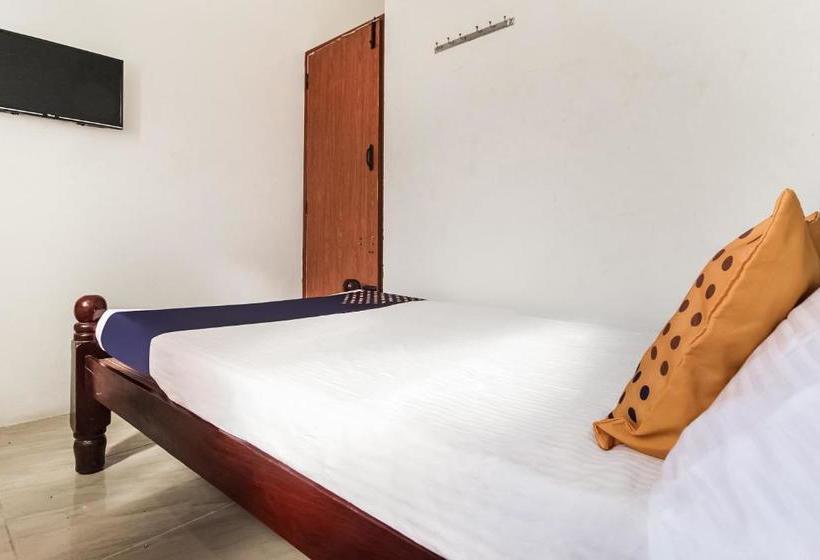 בית מלון כפרי Spot On Sun Residency