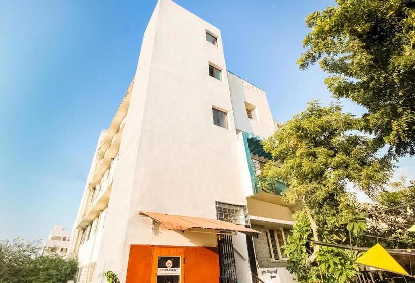 בית מלון כפרי Spot On Sun Residency