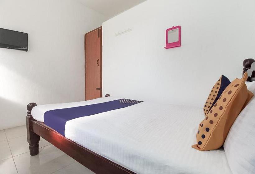 בית מלון כפרי Spot On Sun Residency