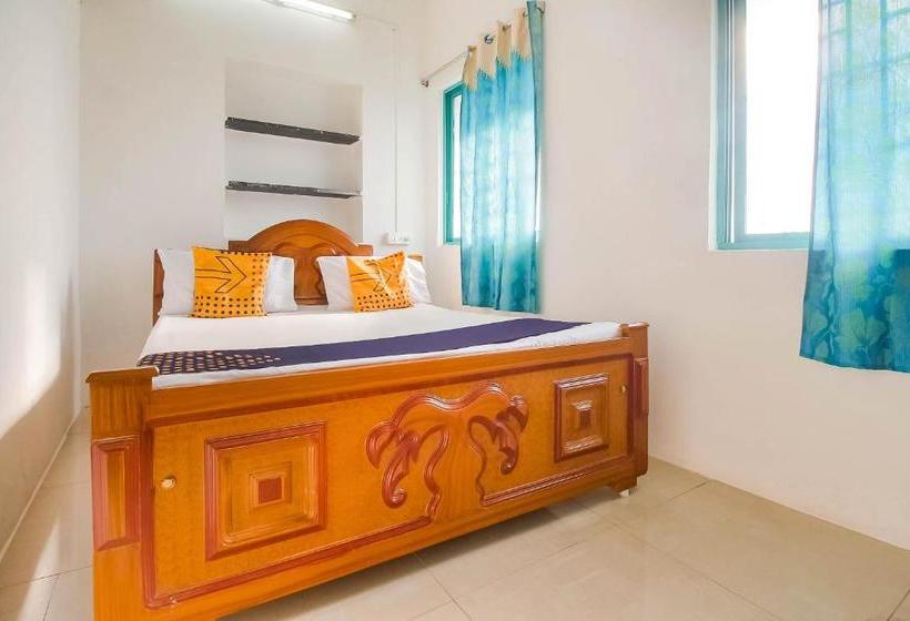 בית מלון כפרי Spot On Sun Residency