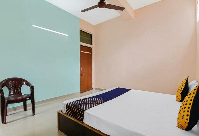 ホテル Spot On 61415 Sitara Grand Lodge