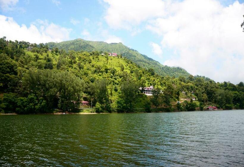 فندق The Rosefinch Sarovar Portico