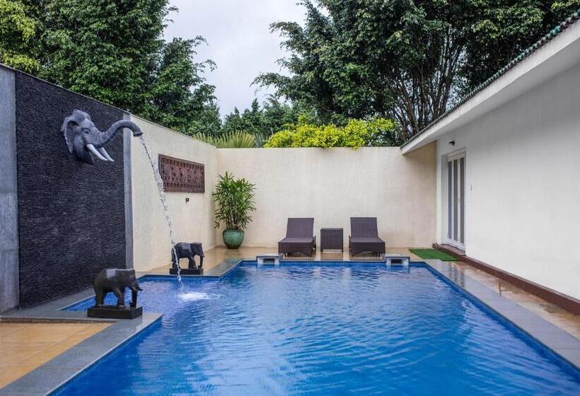 ホテル Tuskers Hill By Poppys Anaikatti