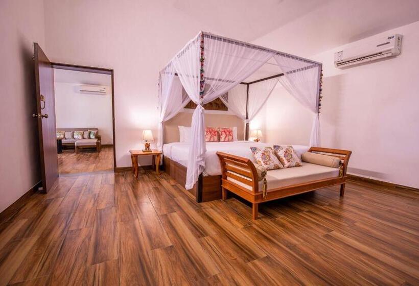 ホテル Tuskers Hill By Poppys Anaikatti