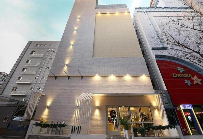 בית מלון כפרי W Lounge