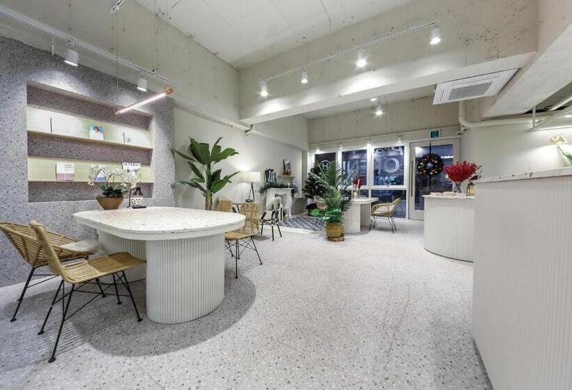 בית מלון כפרי W Lounge